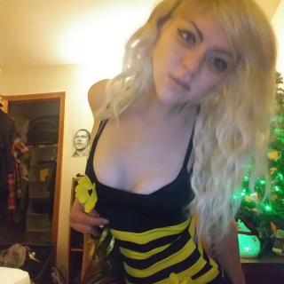 Bumblebee photo gallery by Another Innocent Girl