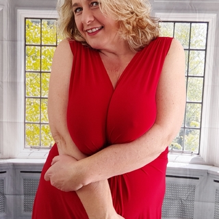 Red dress photo gallery by Camilla Creampie