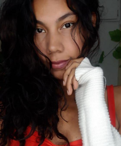 Amateur Porn Model Caroline Flores.