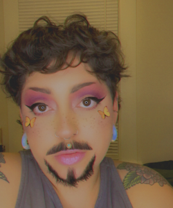 Salem Scarlet APClips.com profile