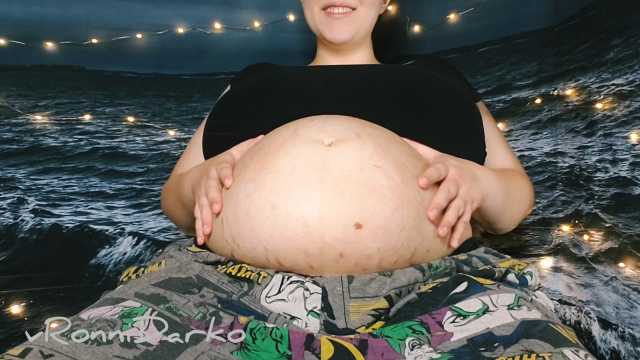 Seven Month Pregnant Belly Admiration